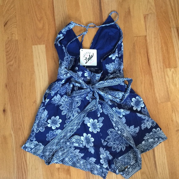 Blue floral romper large - Picture 3 of 6
